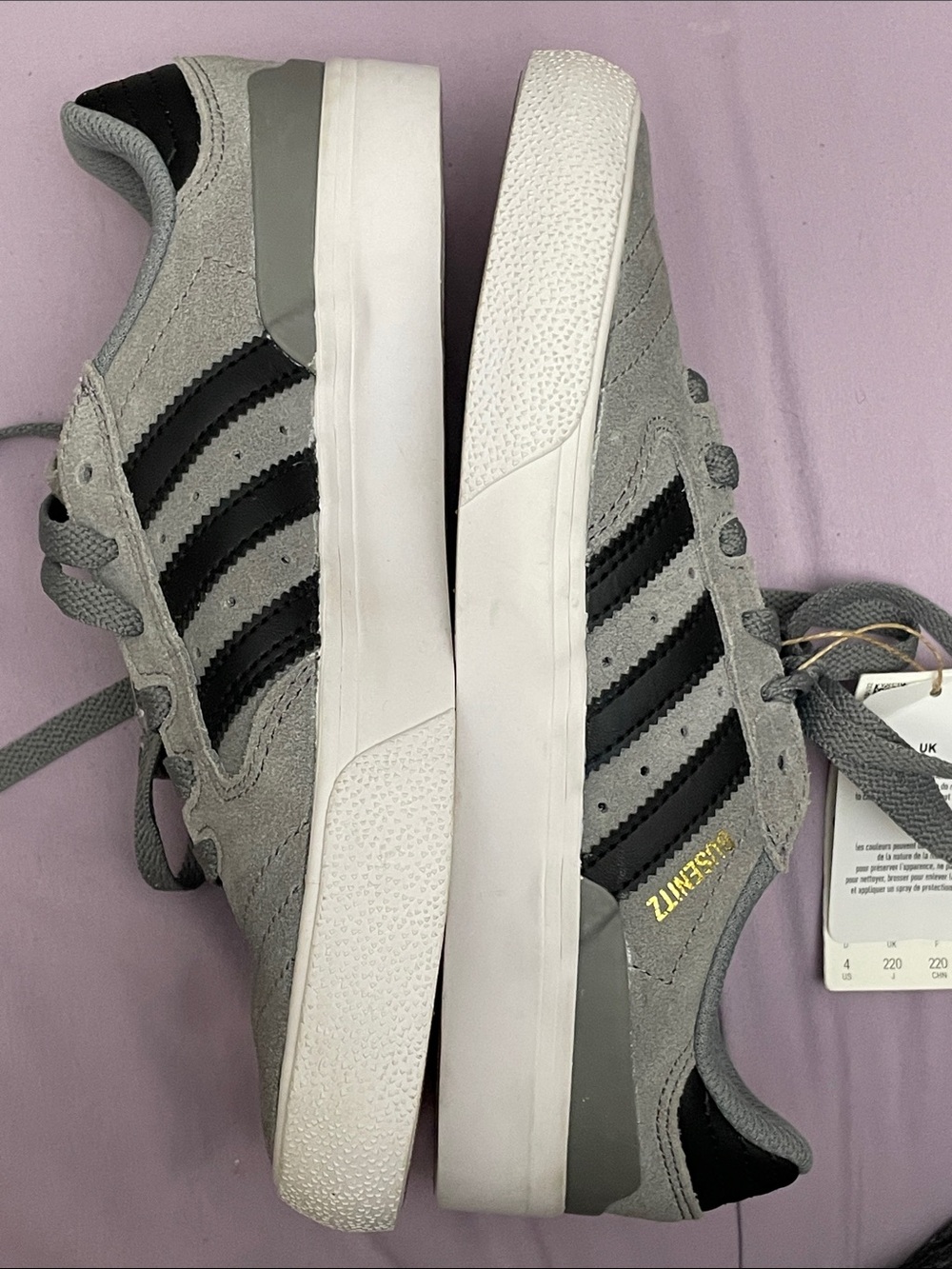 adidas youth big boys/men’s 4 women 5.5 Gray Suede Sneakers with Black Stripes - Picture 9 of 13